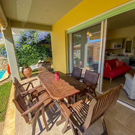 La Riviera Seaside & Ξενοδοχείο με διαμερίσματα 4*